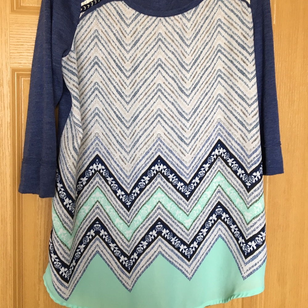 Maurice’s top size M